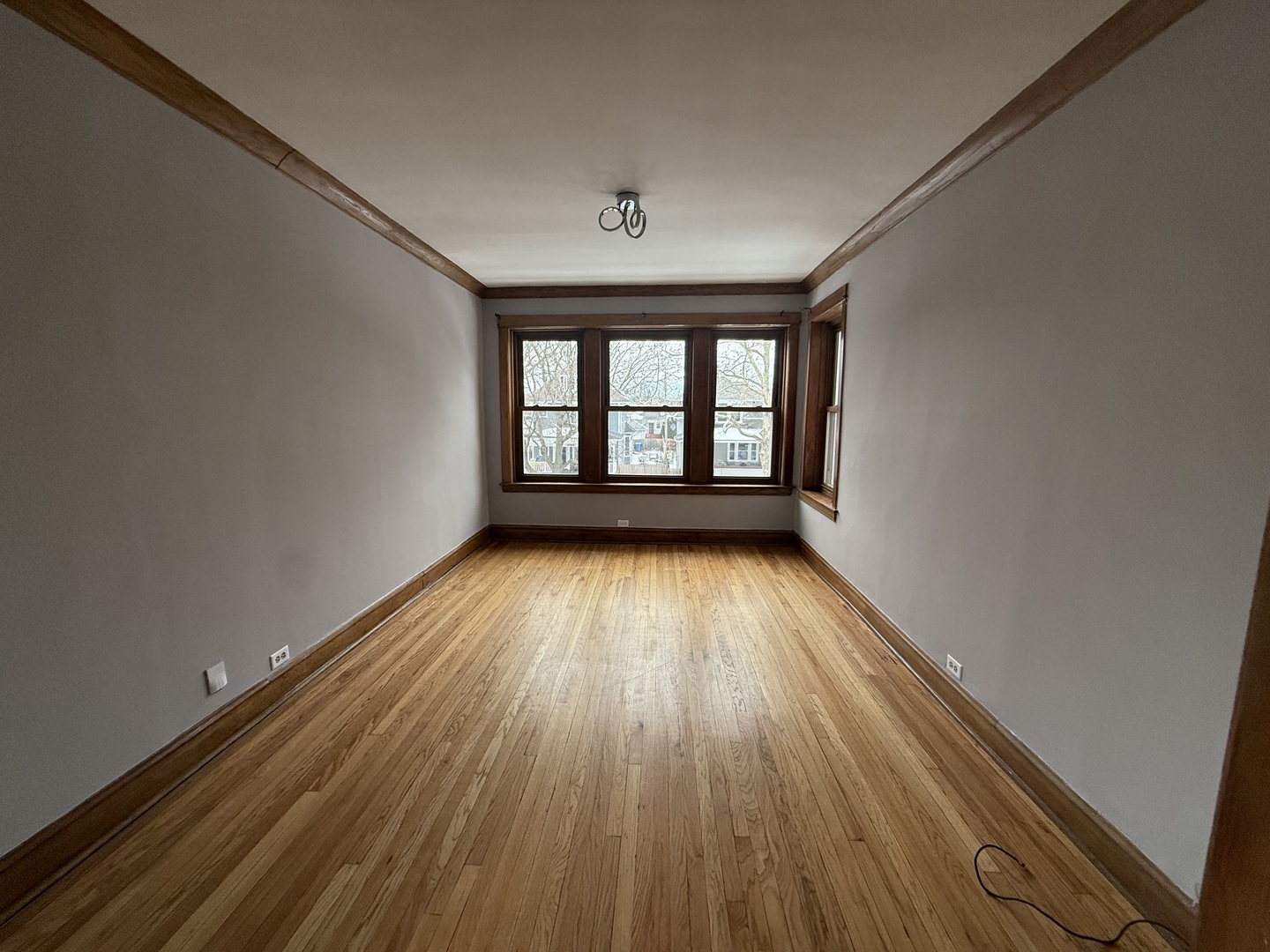 5217 W Cuyler Avenue Unit: 2E