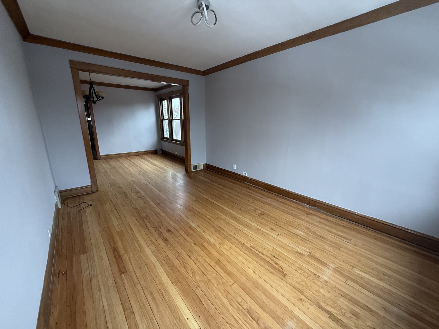 5217 W Cuyler Avenue Unit: 2E