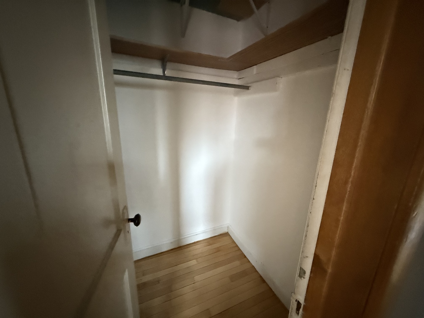 5217 W Cuyler Avenue Unit: 2E