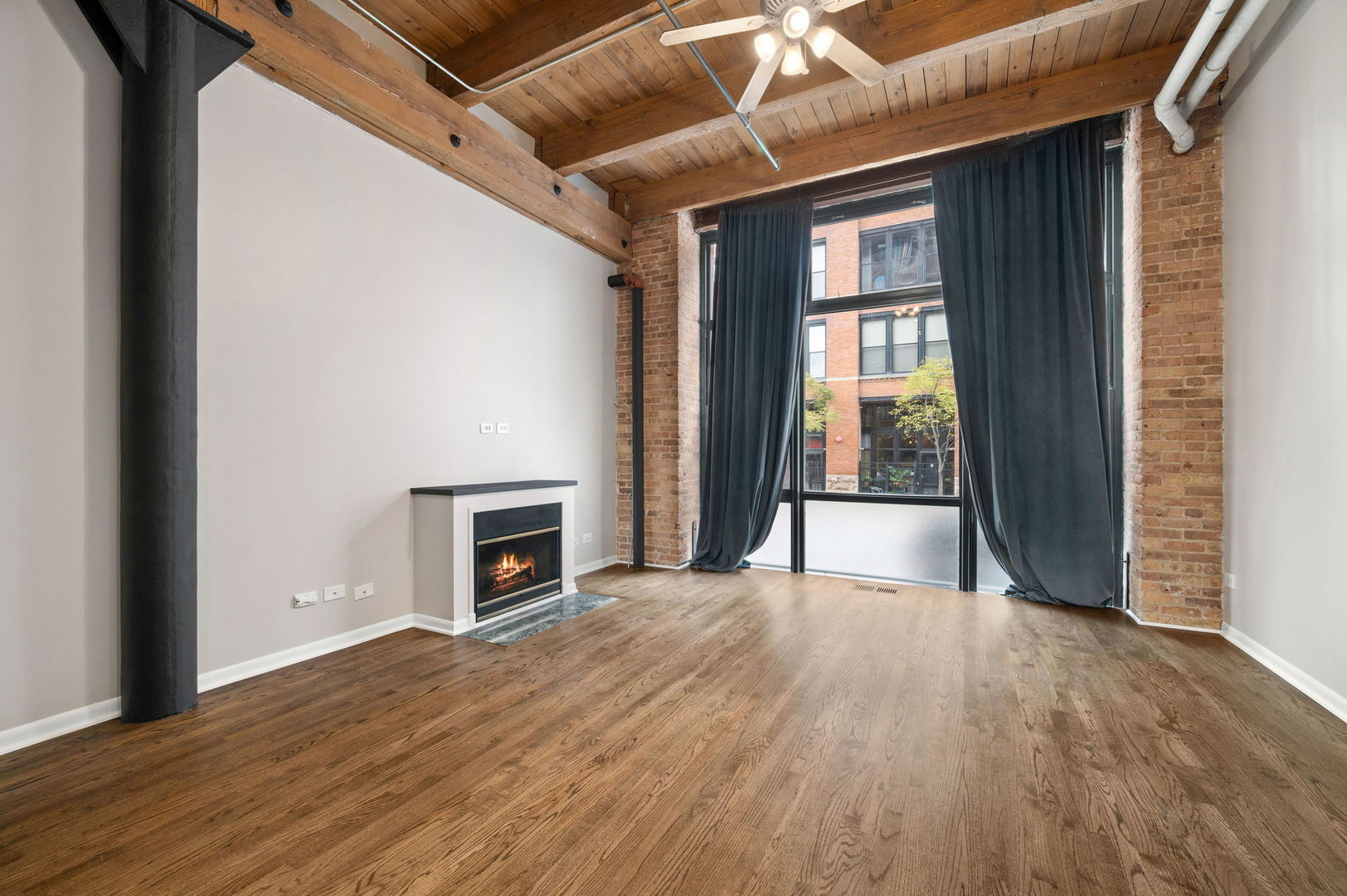 701 W Jackson Boulevard Unit: 102