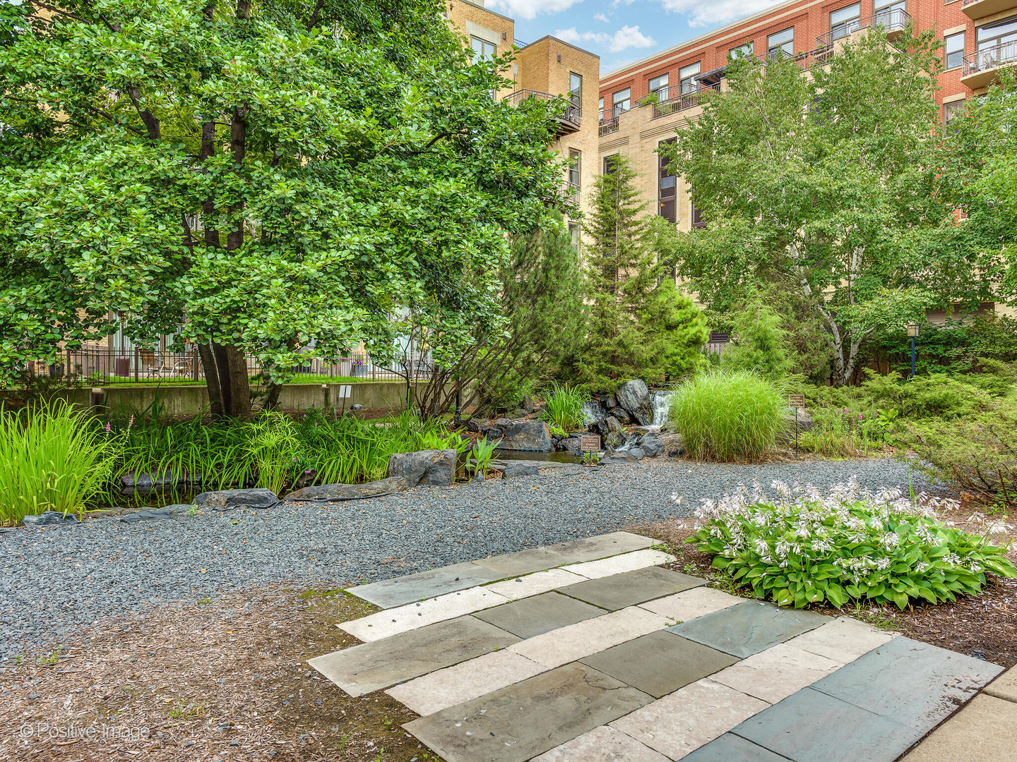 1330 W Monroe Street Unit: 410