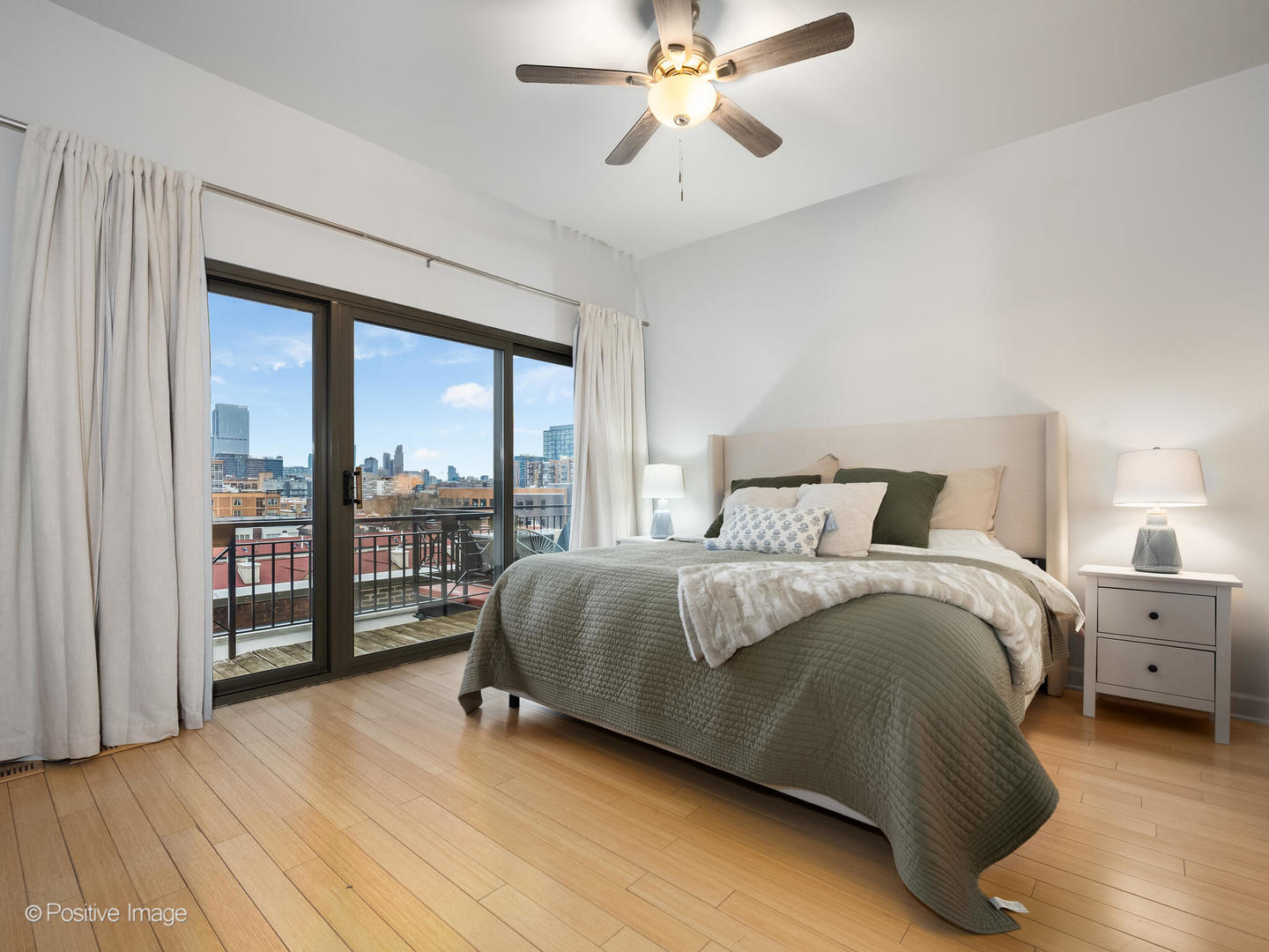 1330 W Monroe Street Unit: 410