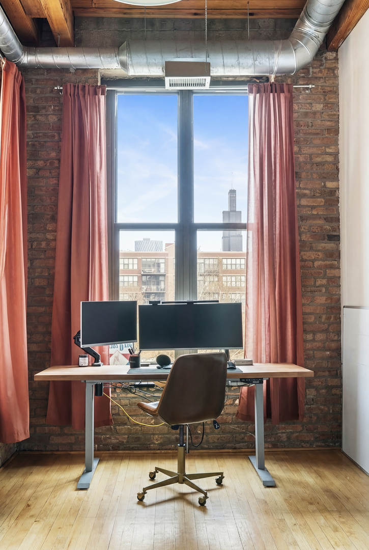 1330 W Monroe Street Unit: 410