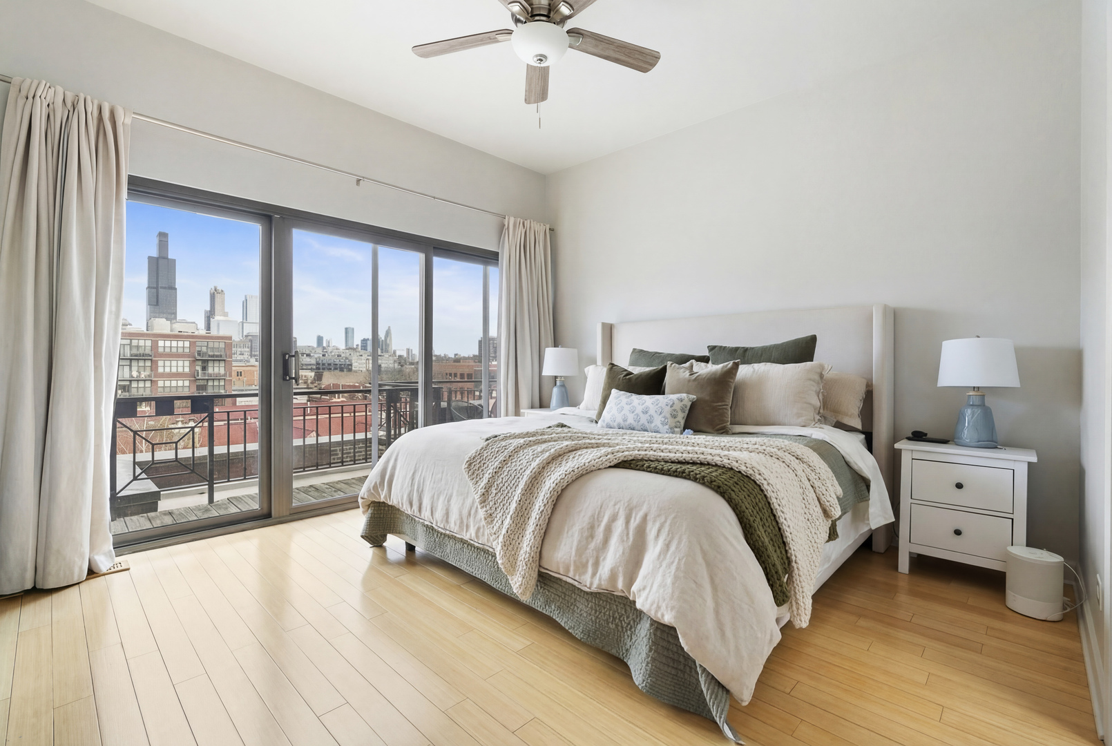 1330 W Monroe Street Unit: 410