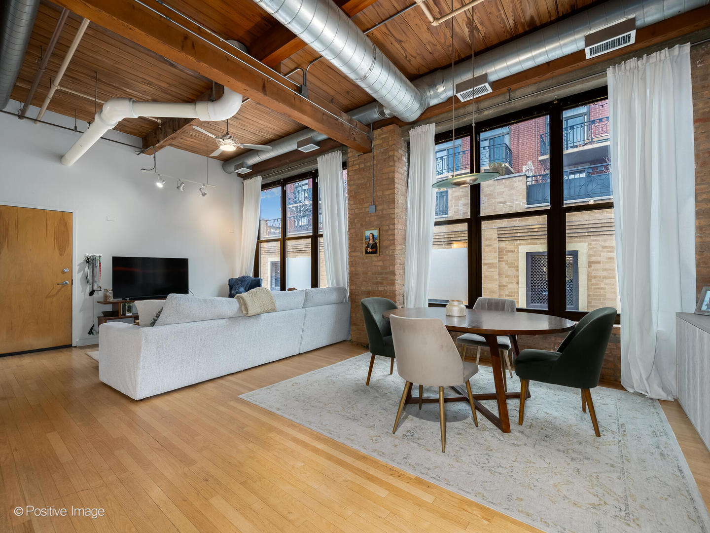 1330 W Monroe Street Unit: 410