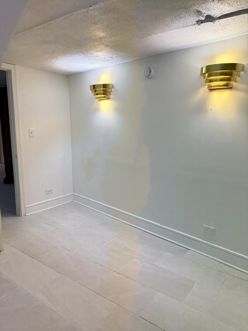 2453 N Tripp Avenue Unit: GARDEN