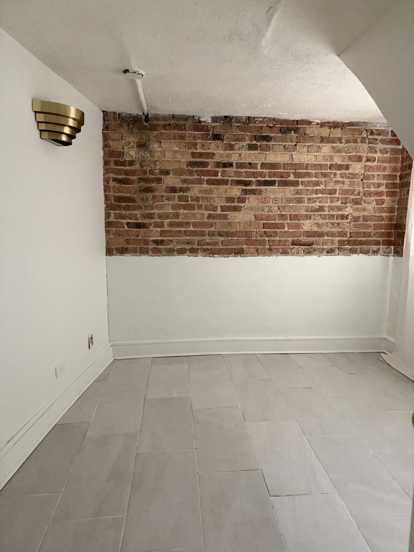 2453 N Tripp Avenue Unit: GARDEN