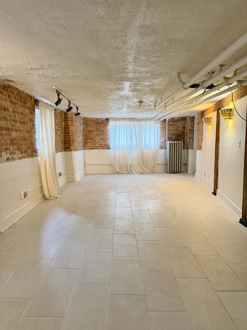 2453 N Tripp Avenue Unit: GARDEN