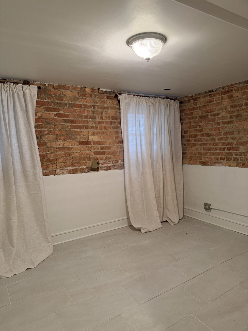 2453 N Tripp Avenue Unit: GARDEN