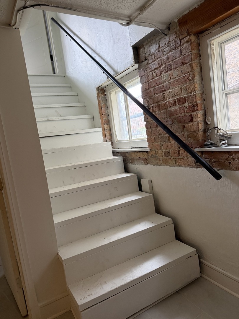 2453 N Tripp Avenue Unit: GARDEN
