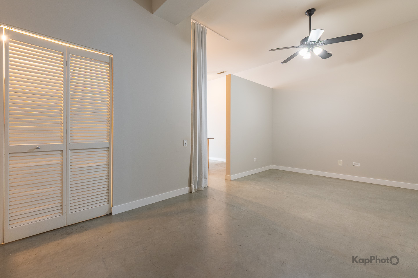 939 W Madison Street Unit: 403