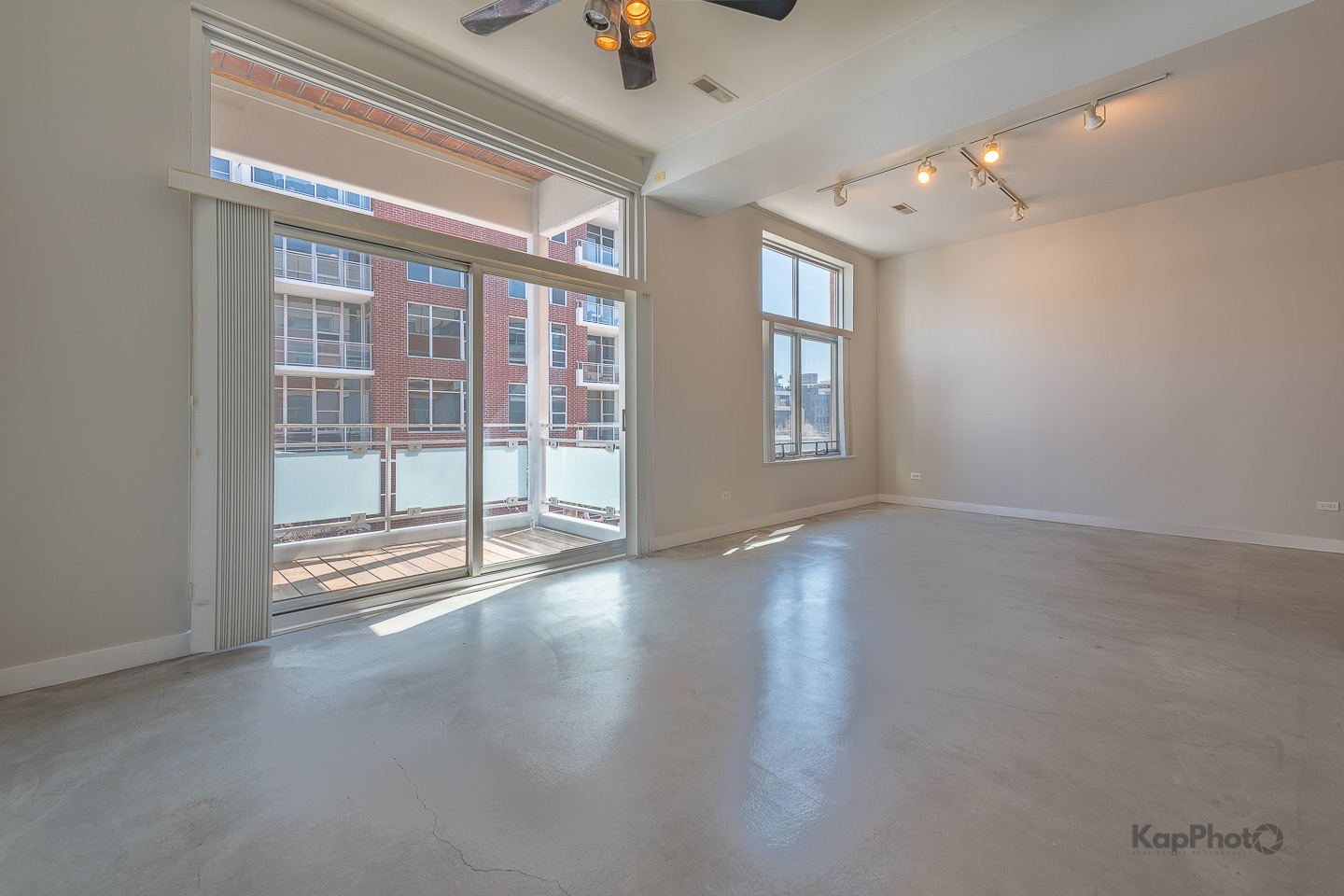 939 W Madison Street Unit: 403