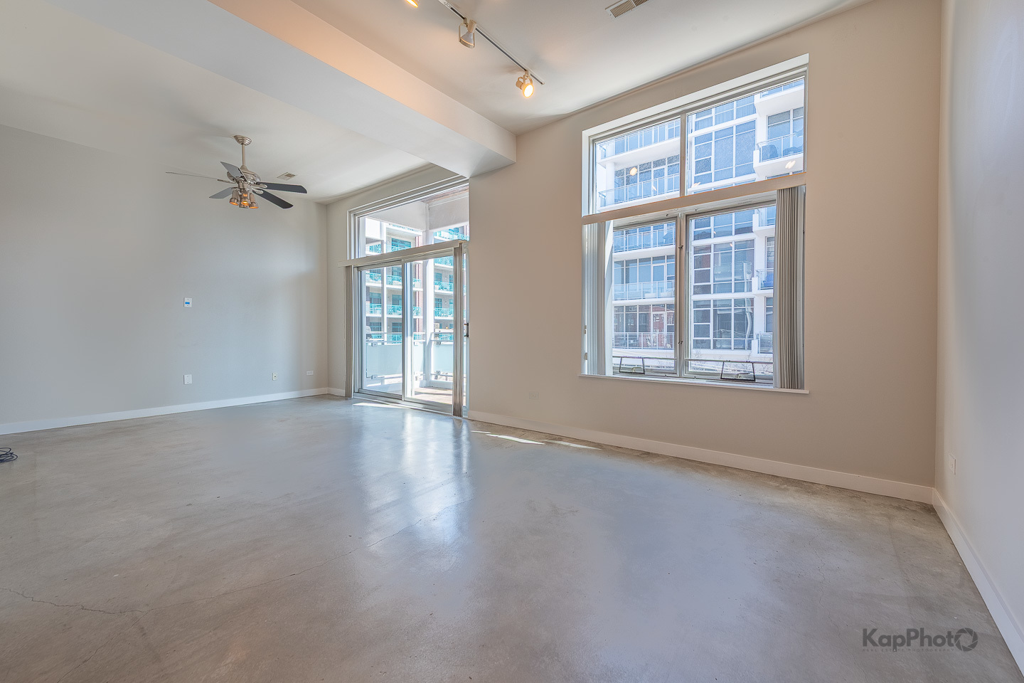 939 W Madison Street Unit: 403