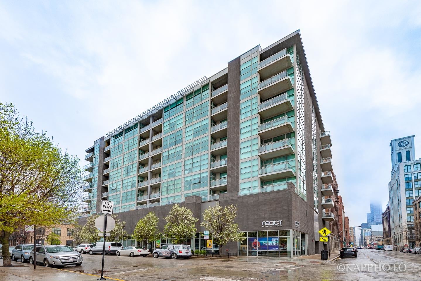 225 S Sangamon Street Unit: 411