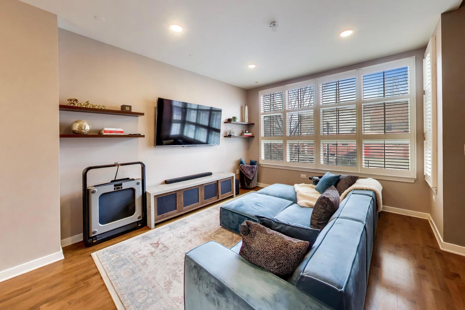 49 E 23rd Street