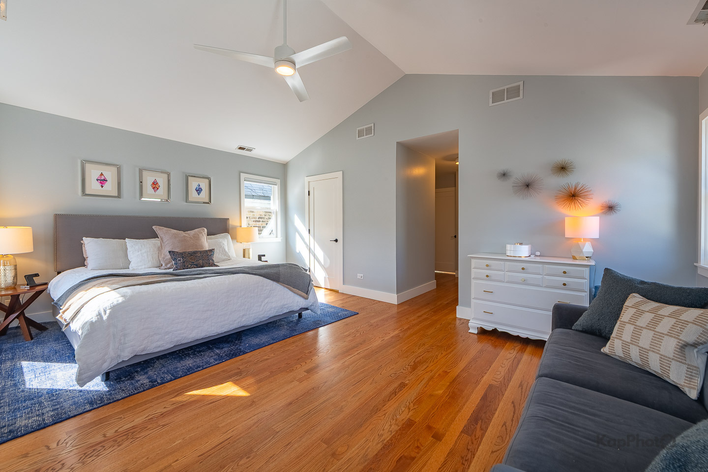 2921 N Seeley Avenue