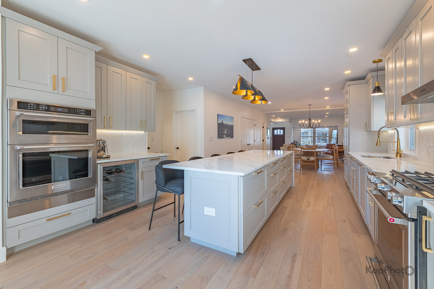 2921 N Seeley Avenue