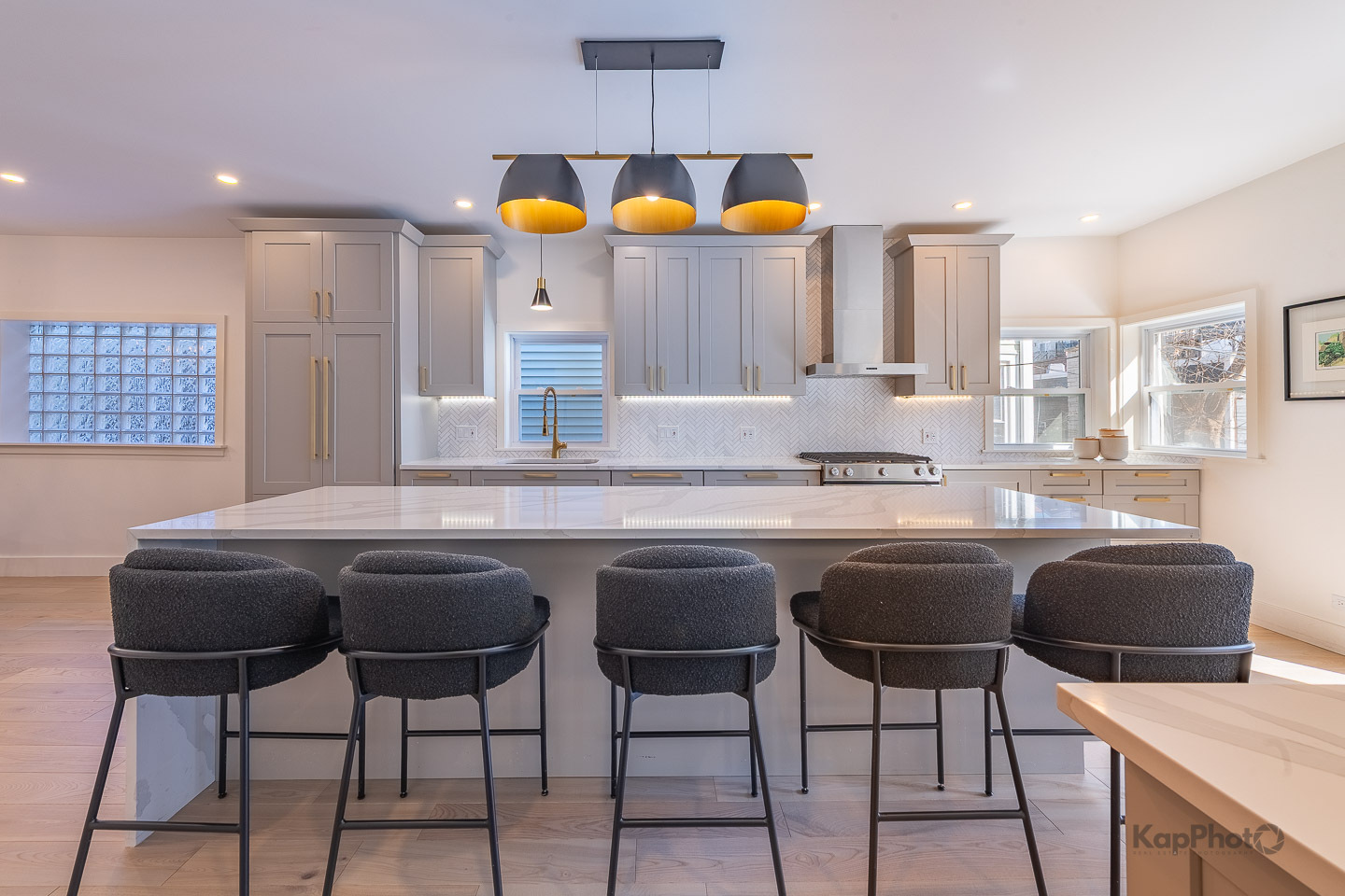 2921 N Seeley Avenue