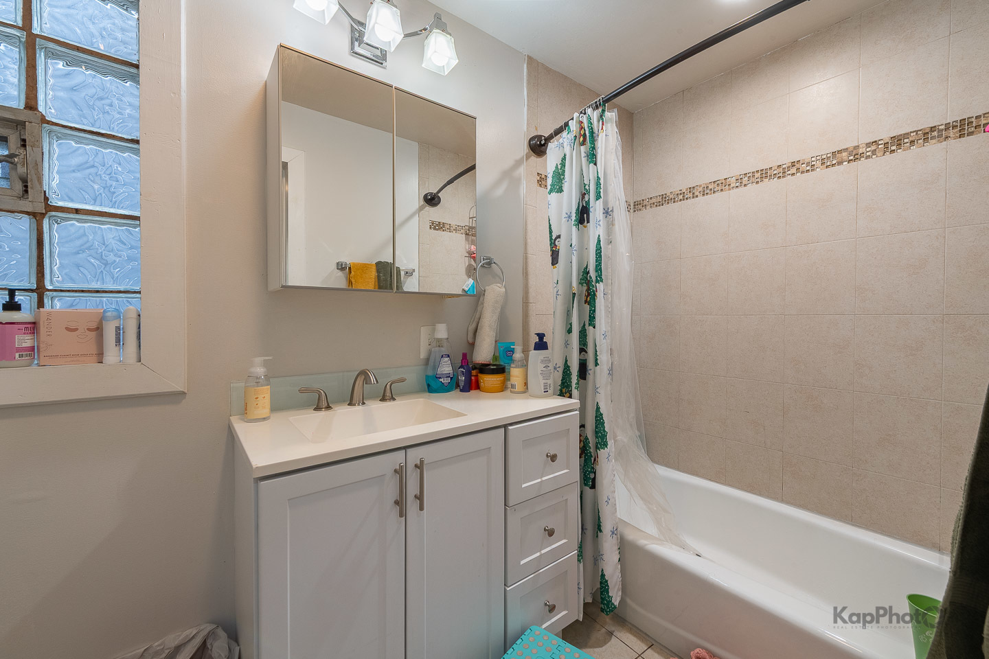 2642 W Superior Street