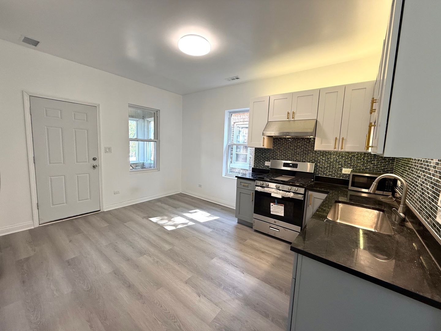 4357 S Whipple Street Unit: 2