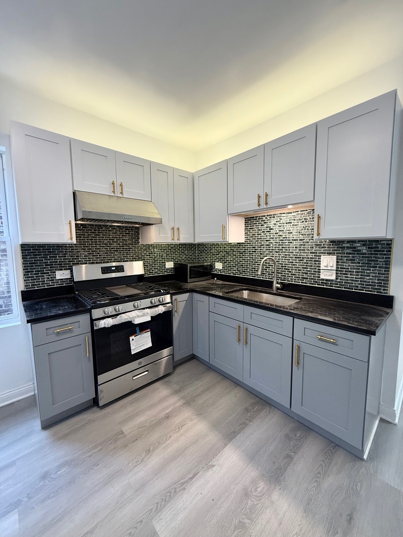 4357 S Whipple Street Unit: 2
