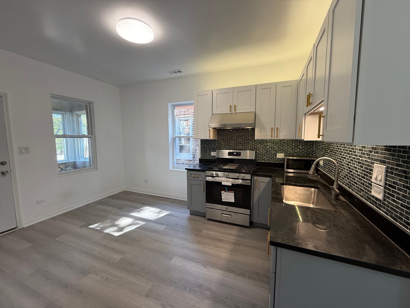 4357 S Whipple Street Unit: 2