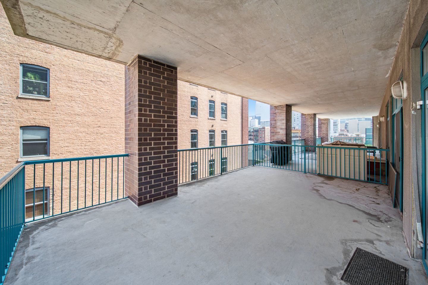 910 W Madison Street Unit: 609