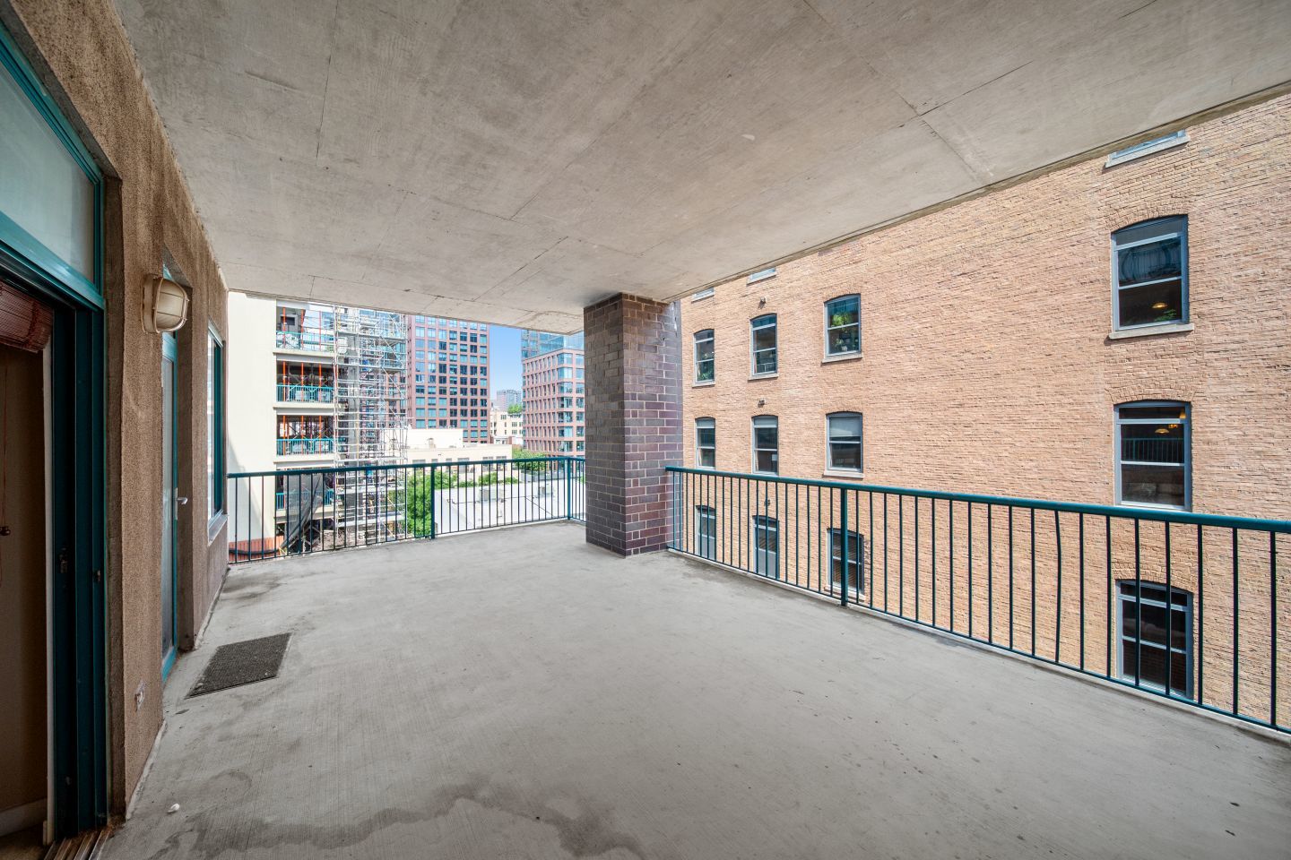 910 W Madison Street Unit: 609