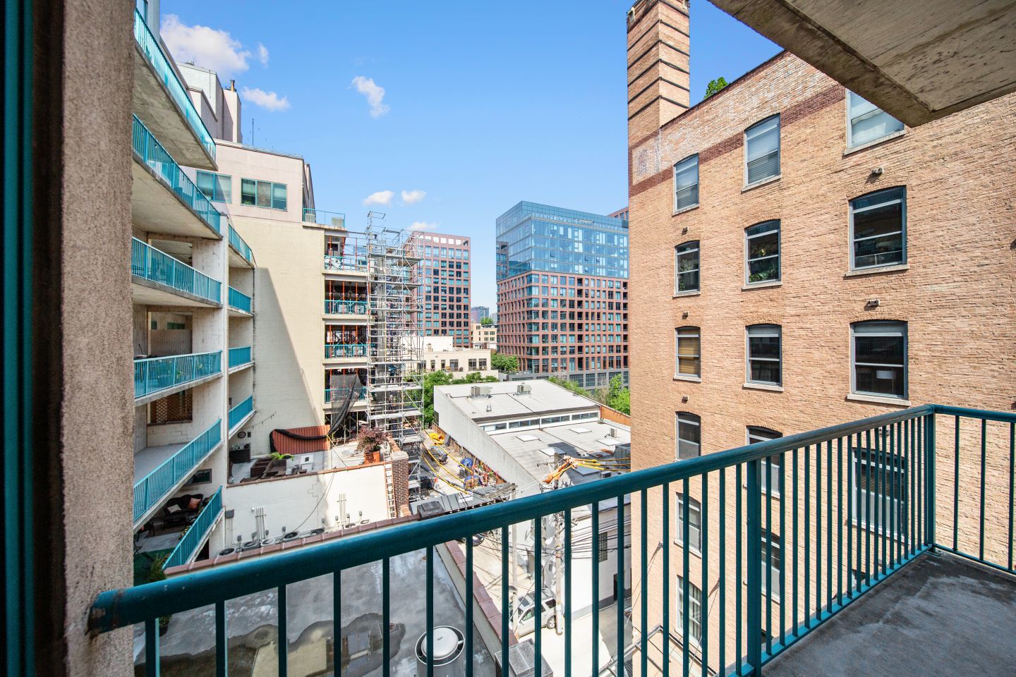 910 W Madison Street Unit: 609