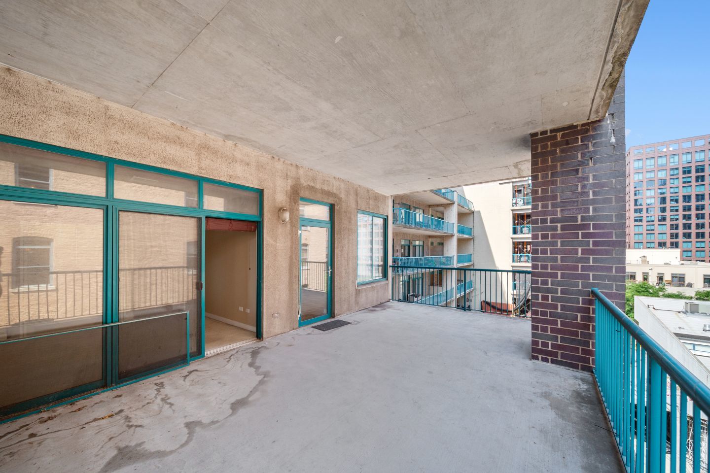 910 W Madison Street Unit: 609