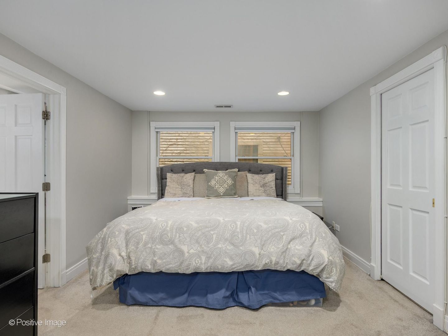 3043 N HAMILTON Avenue