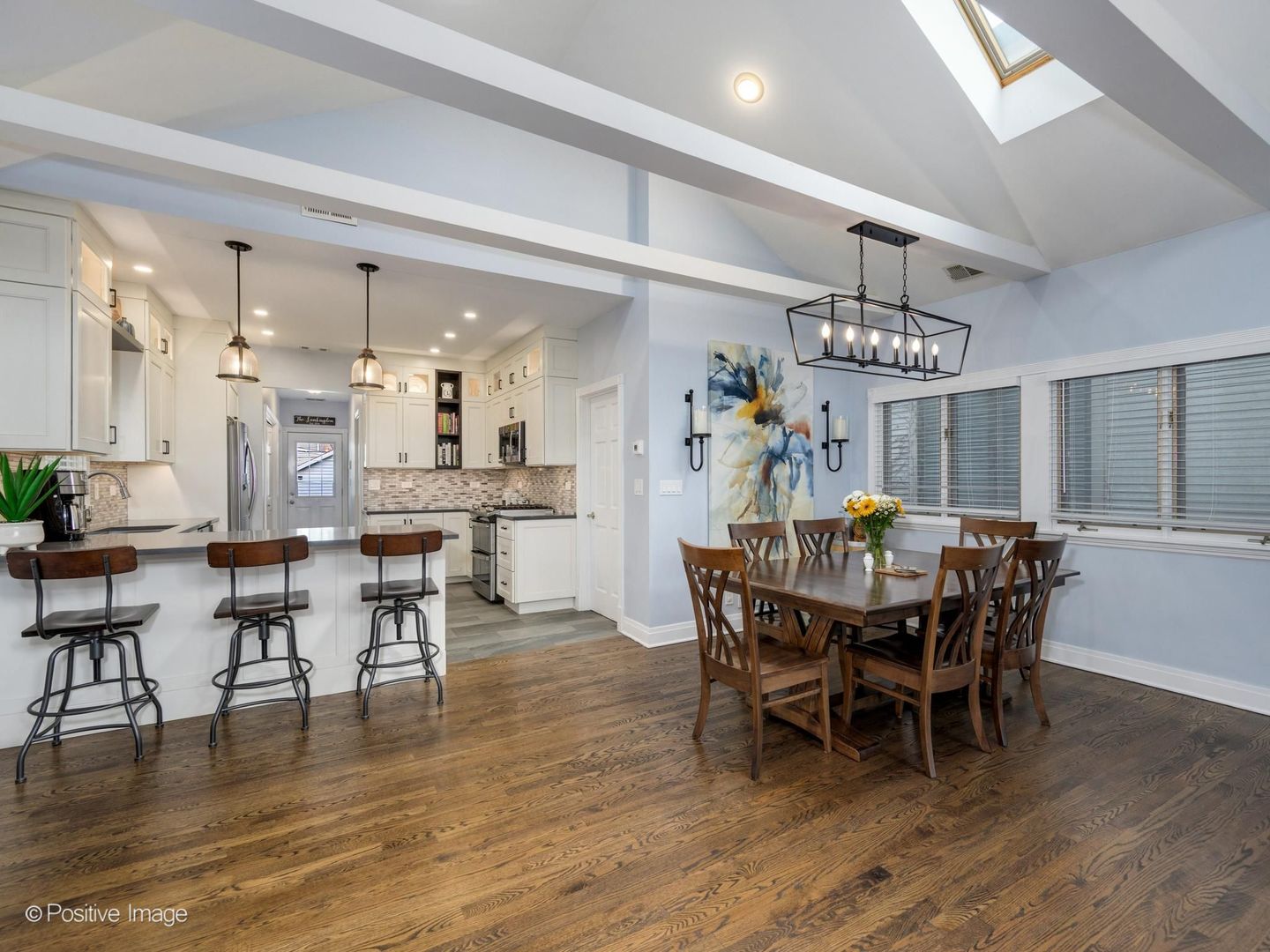 3043 N HAMILTON Avenue