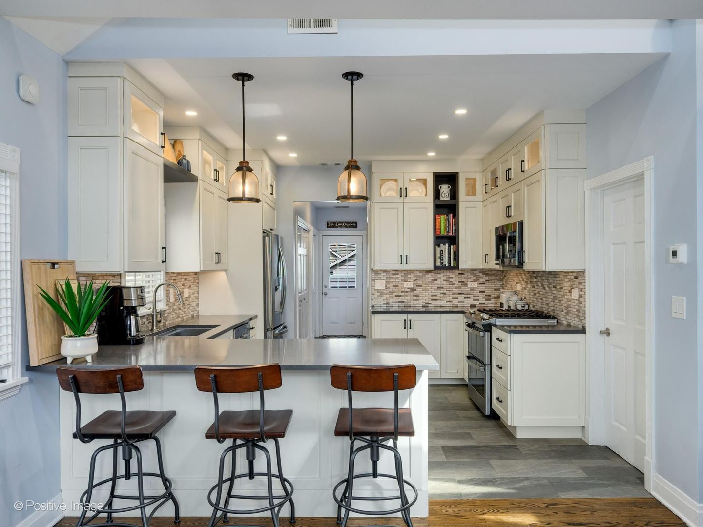 3043 N HAMILTON Avenue