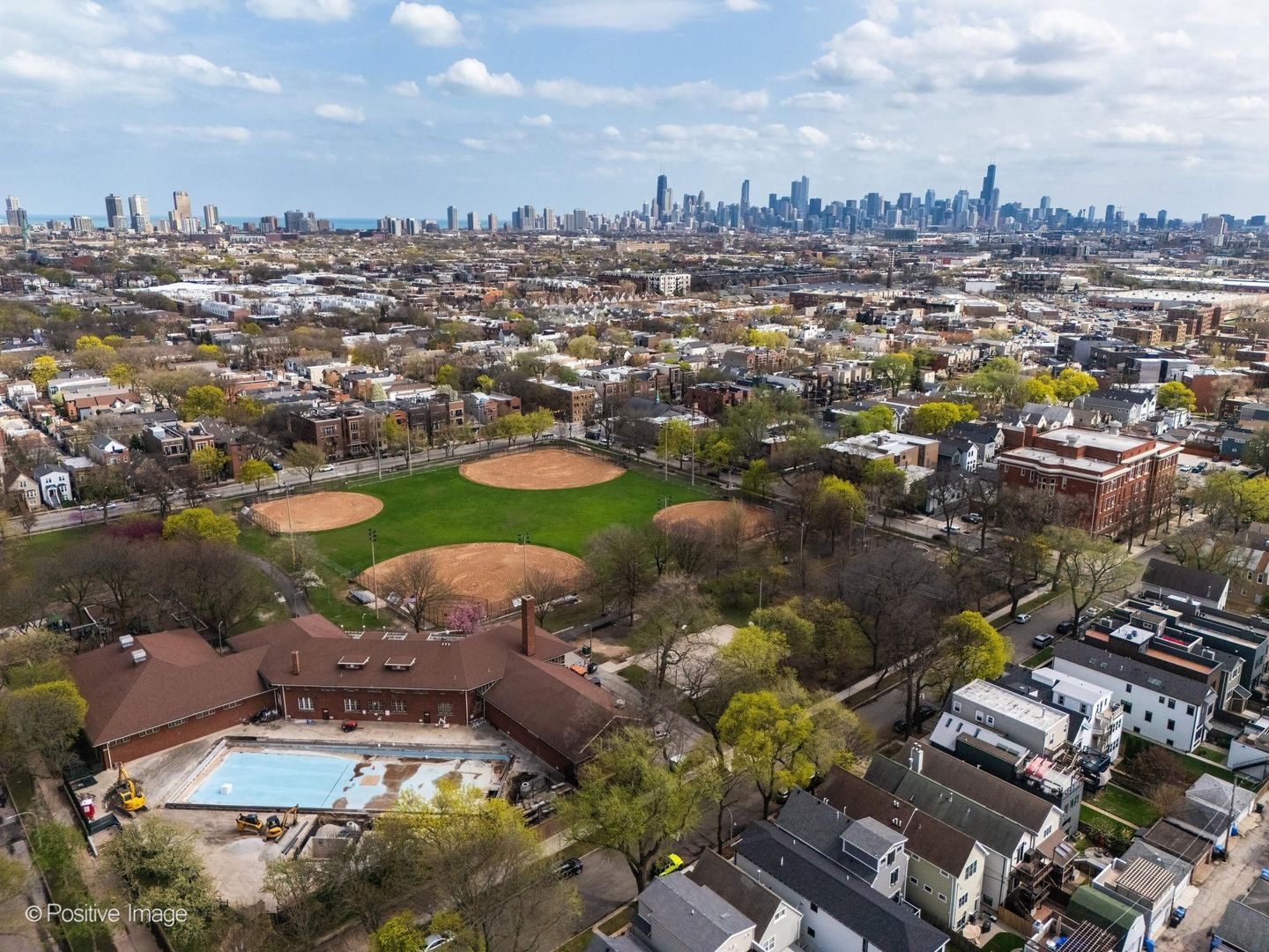 3043 N HAMILTON Avenue