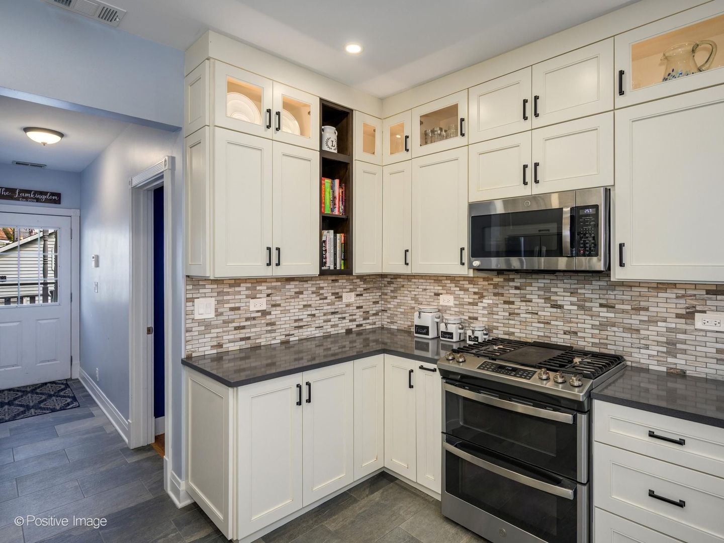 3043 N HAMILTON Avenue