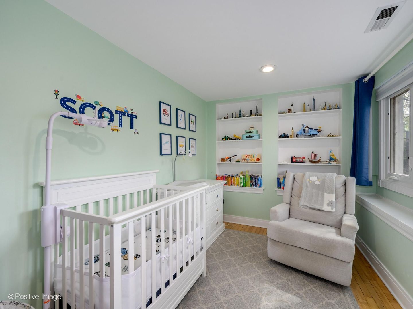 3043 N HAMILTON Avenue