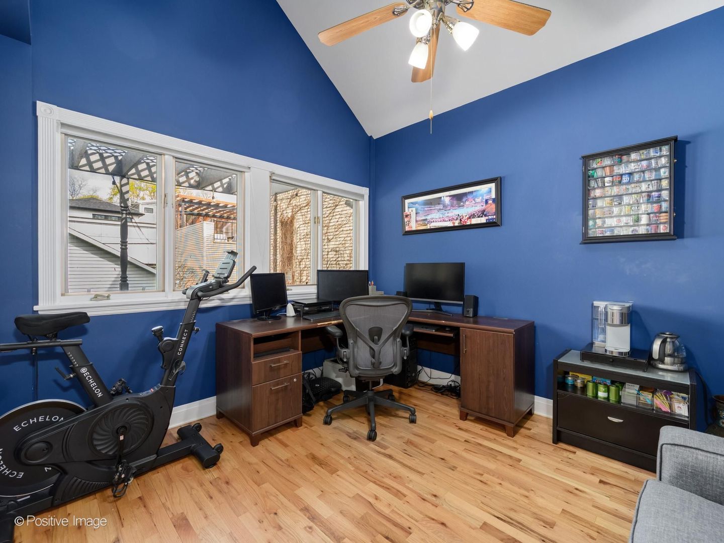 3043 N HAMILTON Avenue