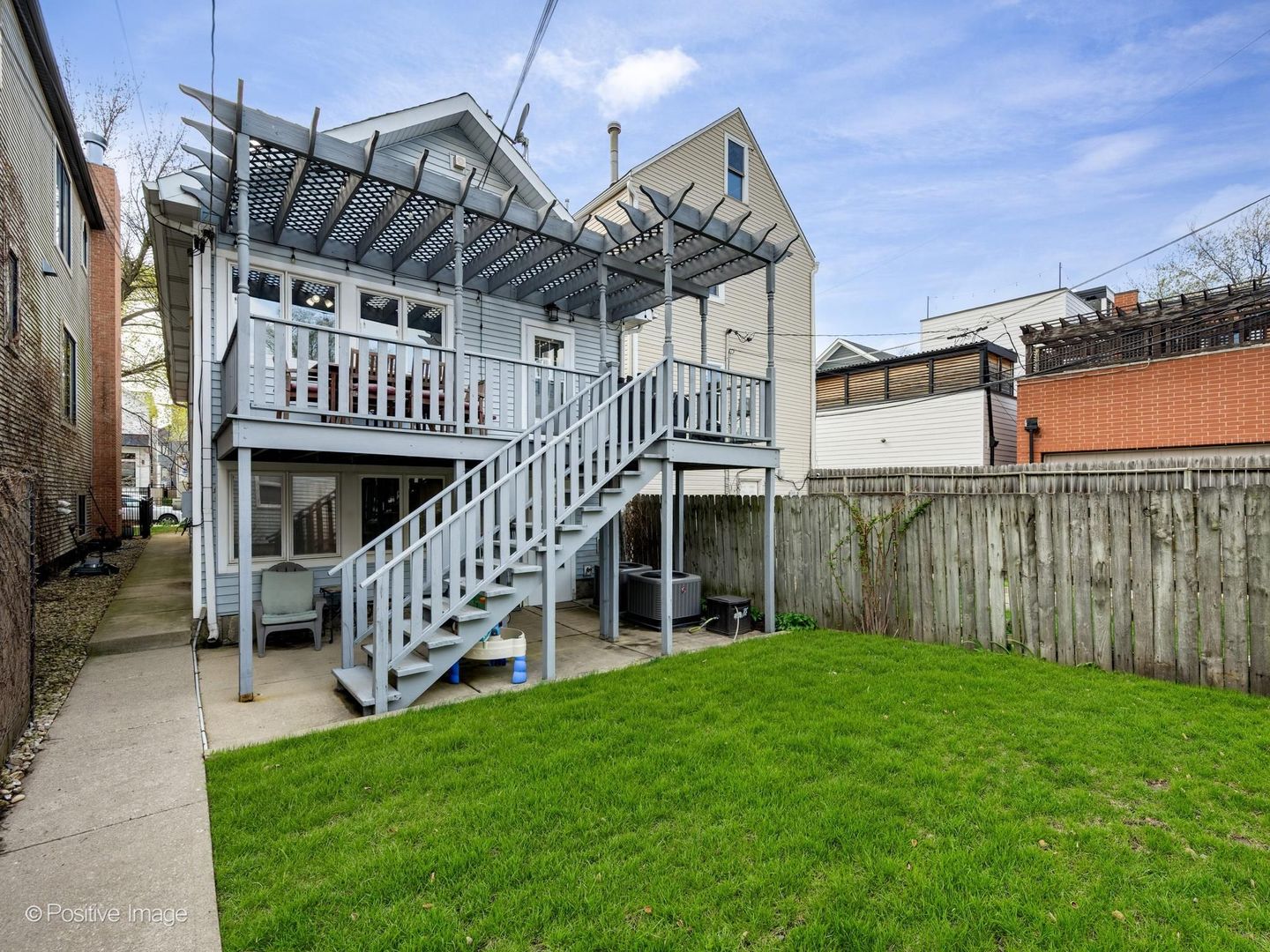 3043 N HAMILTON Avenue