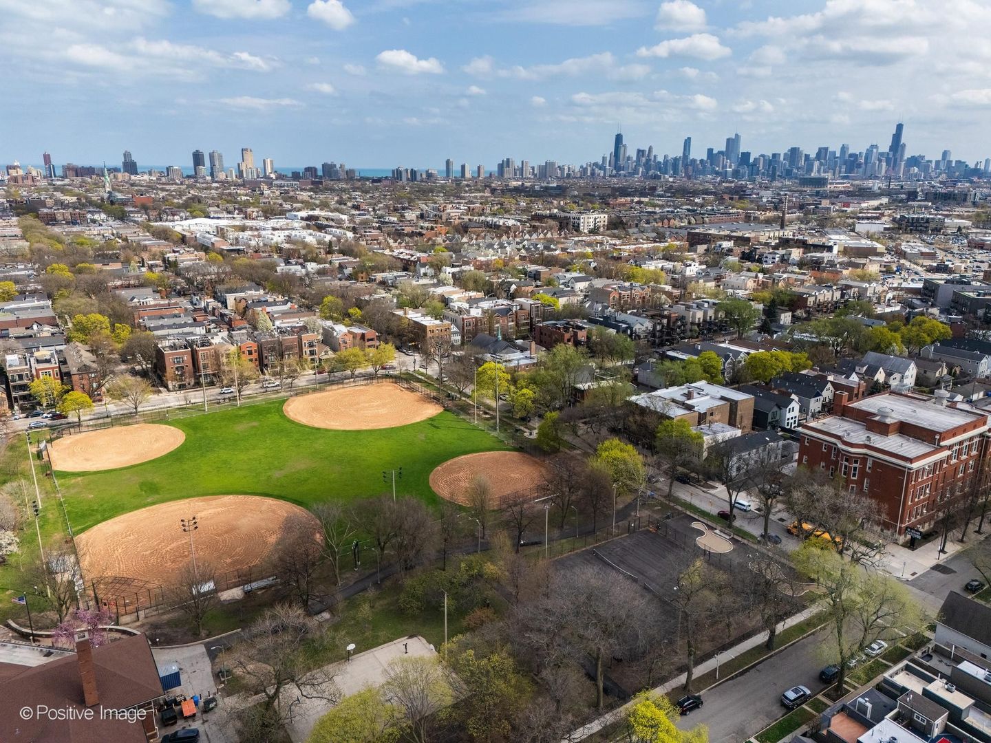 3043 N HAMILTON Avenue