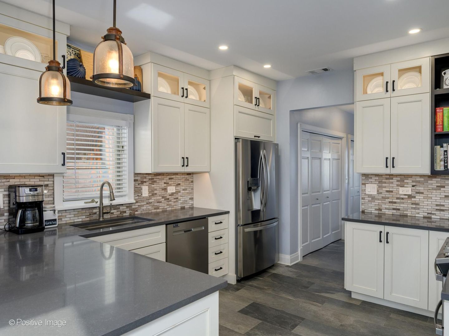 3043 N HAMILTON Avenue