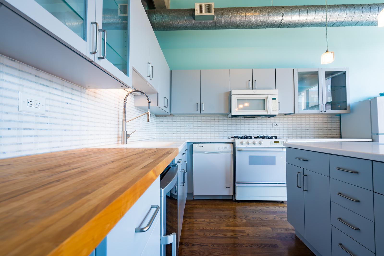 843 W Adams Street Unit: 406