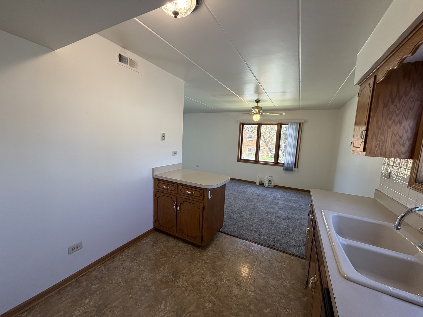 8659 Meade Avenue Unit: 1N