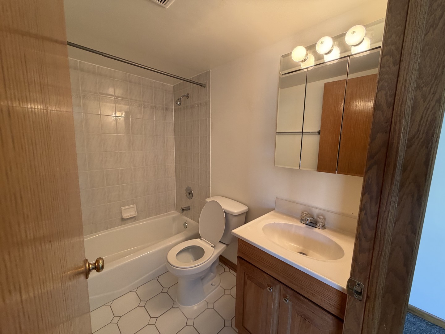 8659 Meade Avenue Unit: 1N