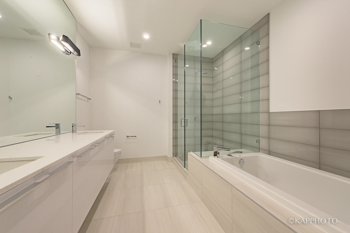 111 S Peoria Street Unit: 212
