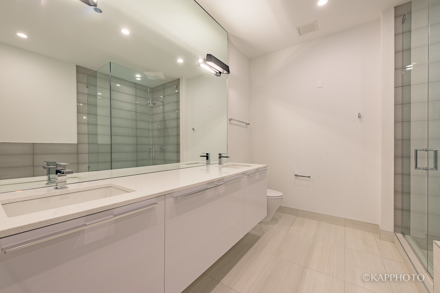 111 S Peoria Street Unit: 212