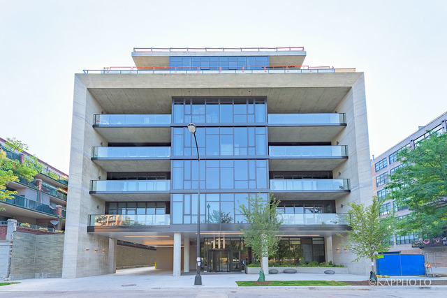 111 S Peoria Street Unit: 212