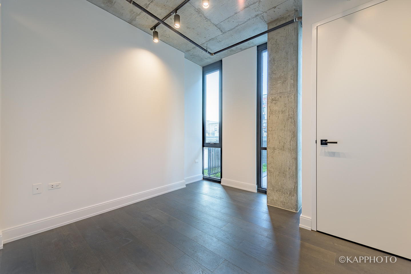 111 S Peoria Street Unit: 212