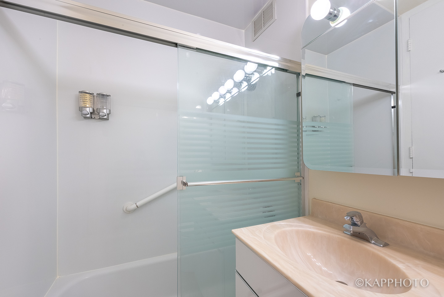 900 N Lake Shore Drive Unit: 702