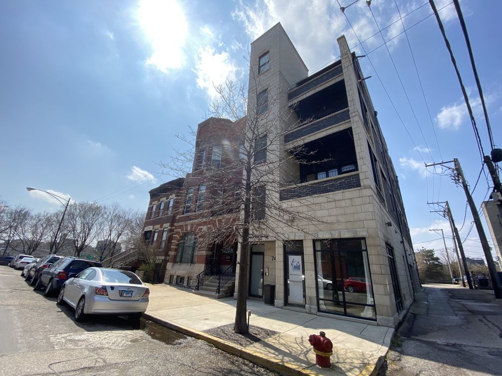 744 N May Street Unit: 401