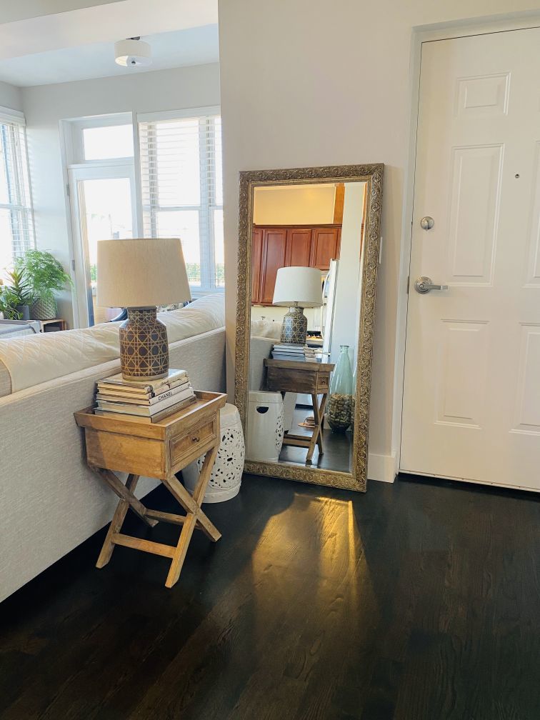 744 N May Street Unit: 401